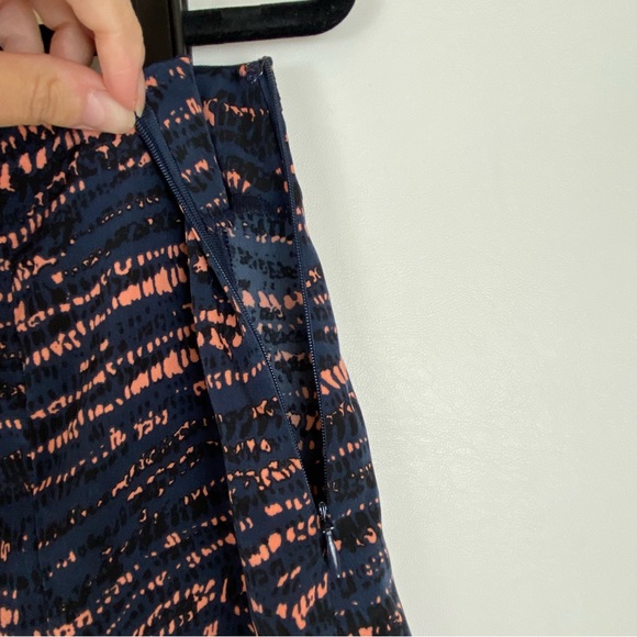 BCBGeneration Womens 10 Mini Skirt Navy Blue Pink Side Zip Front Slit Hem 17” - Picture 4 of 10